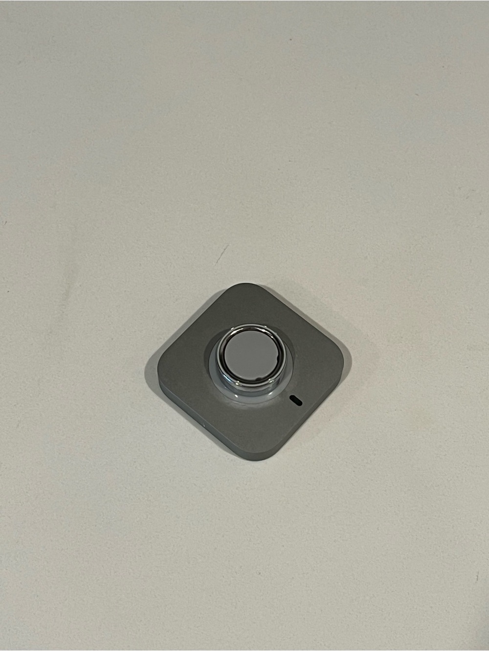Oura Ring size 8 w/charger and fitting kit - Picture 2 of 7